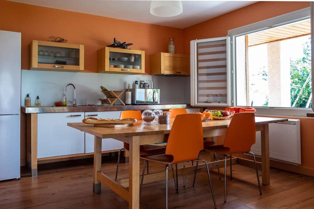 Escale Villa Marignane Restoran fotoğraf